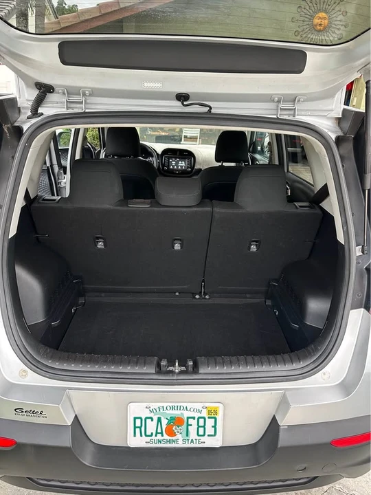 2021 Kia Soul - Image 6 of 17