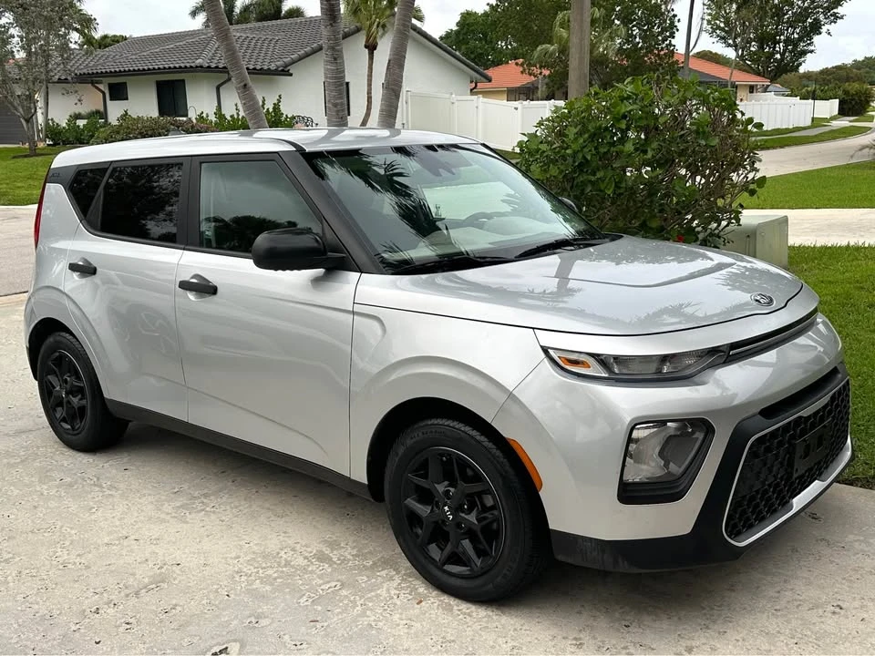 2021 Kia Soul - Image 4 of 17