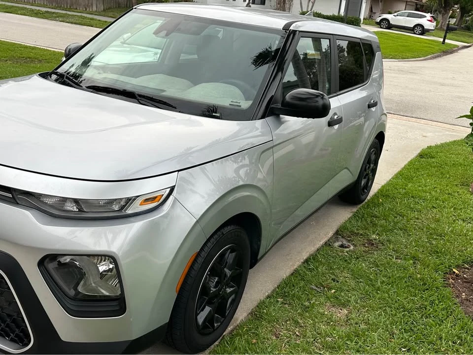 2021 Kia Soul - Image 2 of 17