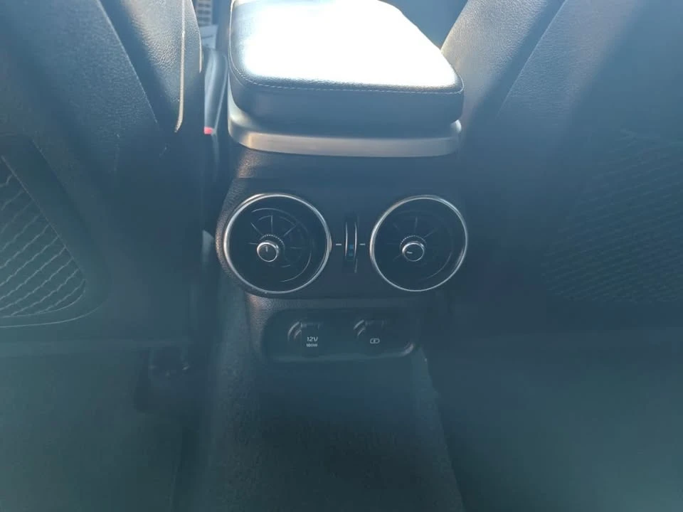2021 Kia Stinger - Image 17 of 19