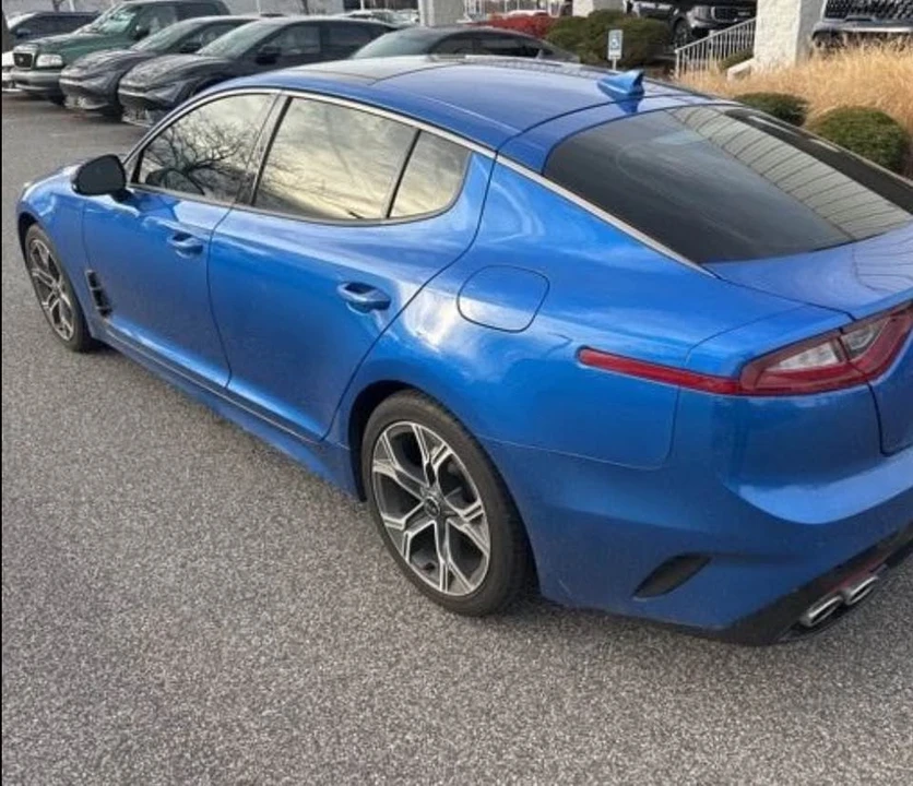 2021 Kia Stinger - Image 2 of 8