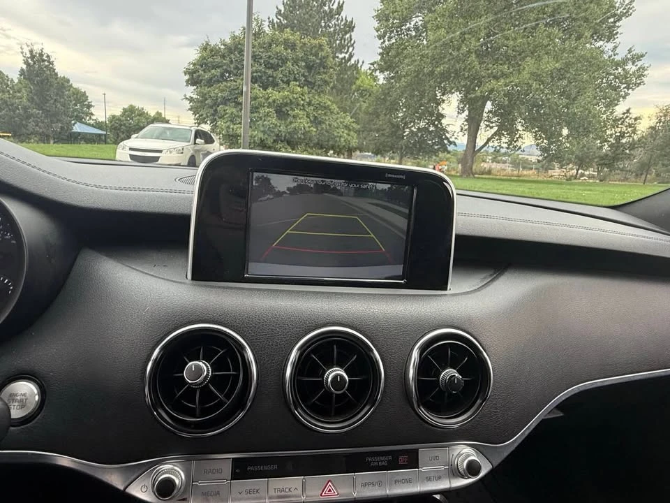 2021 Kia Stinger - Image 16 of 19