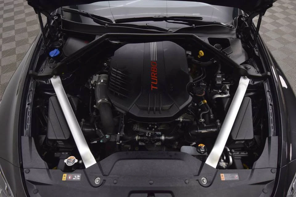 2021 Kia Stinger - Image 2 of 13
