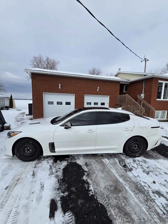 2021 Kia Stinger - Image 2 of 7