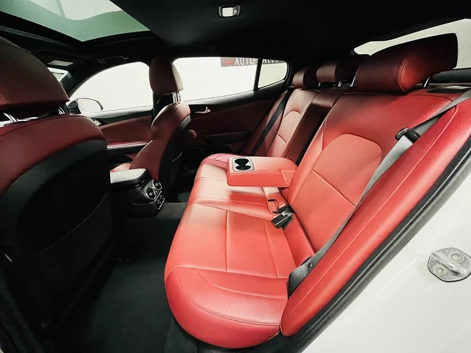2021 Kia Stinger - Image 11 of 18