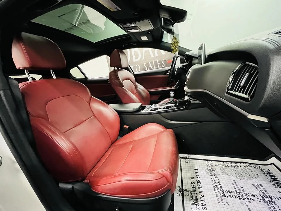 2021 Kia Stinger - Image 9 of 18