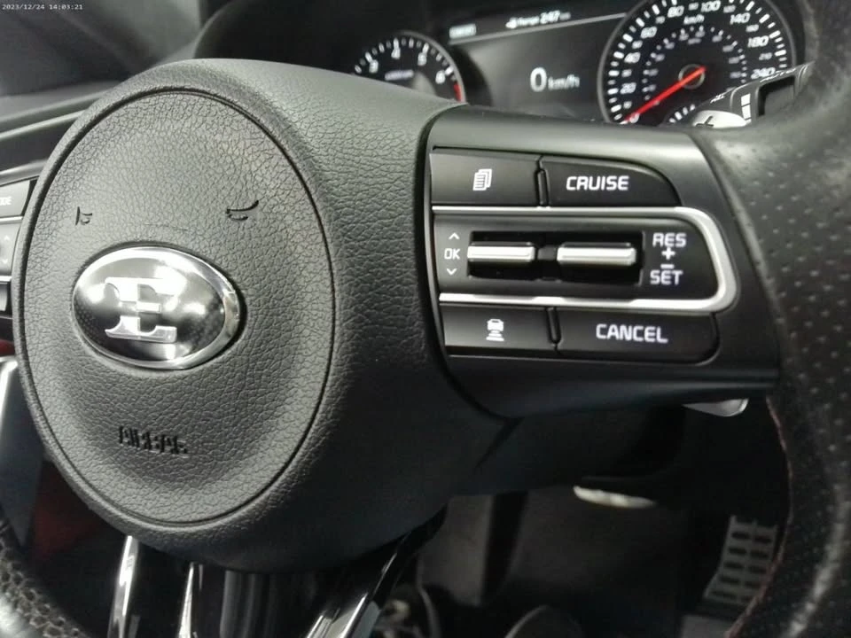 2021 Kia Stinger - Image 18 of 20