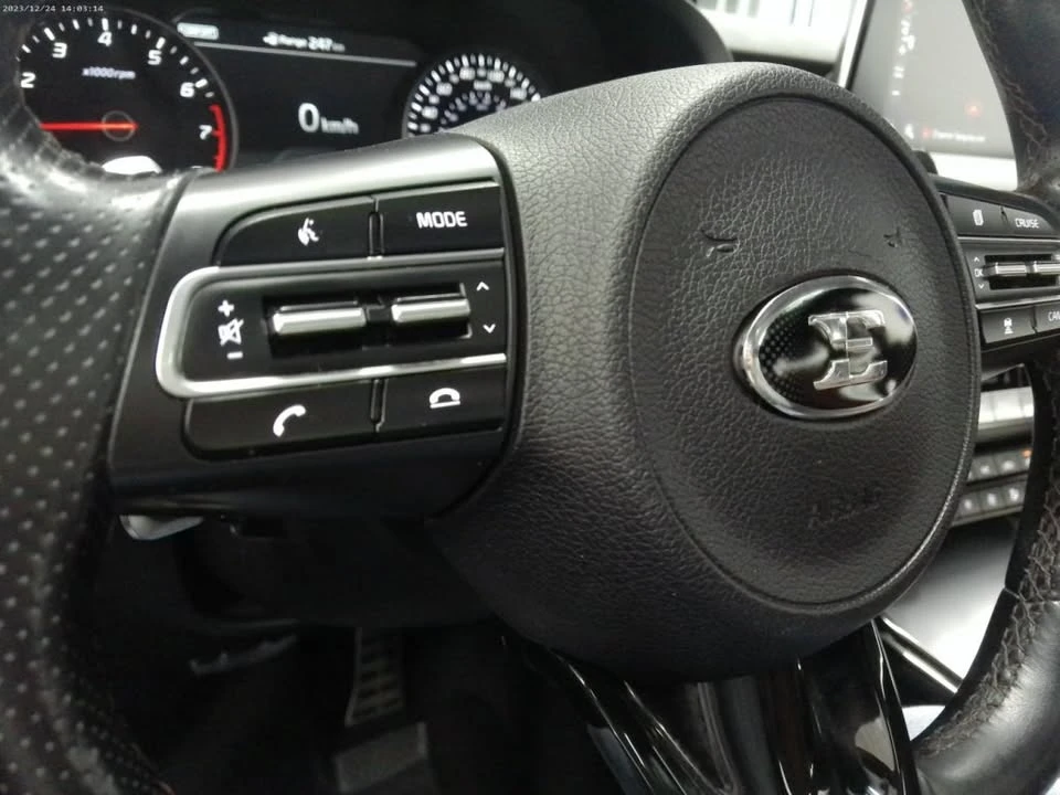 2021 Kia Stinger - Image 17 of 20