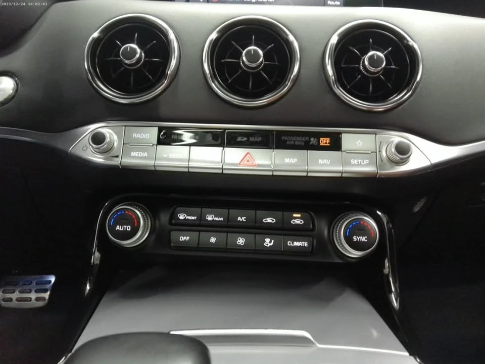 2021 Kia Stinger - Image 13 of 20