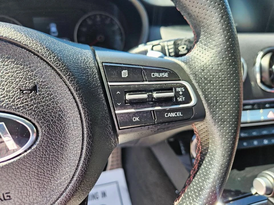 2021 Kia Stinger - Image 17 of 19