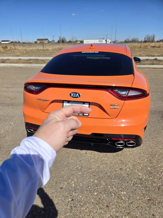 2021 Kia Stinger - Image 2 of 8