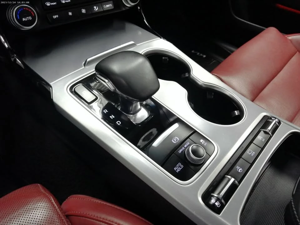 2021 Kia Stinger - Image 16 of 20