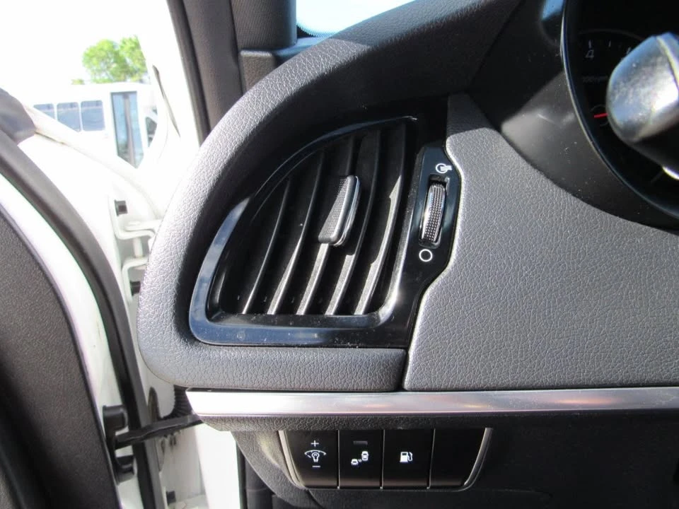 2021 Kia Stinger - Image 17 of 19