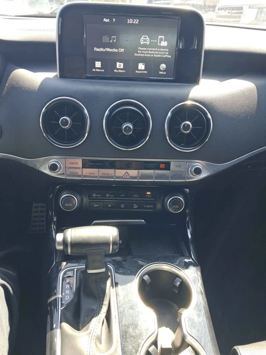 2021 Kia Stinger - Image 11 of 16