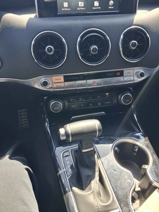2021 Kia Stinger - Image 12 of 16