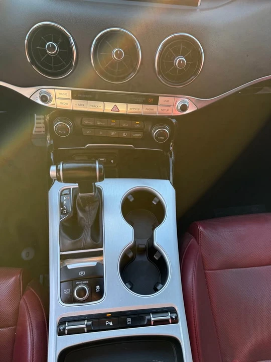 2021 Kia Stinger GT - Image 18 of 20