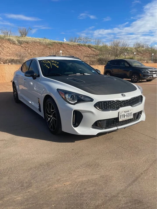 2021 Kia Stinger - Image 2 of 11