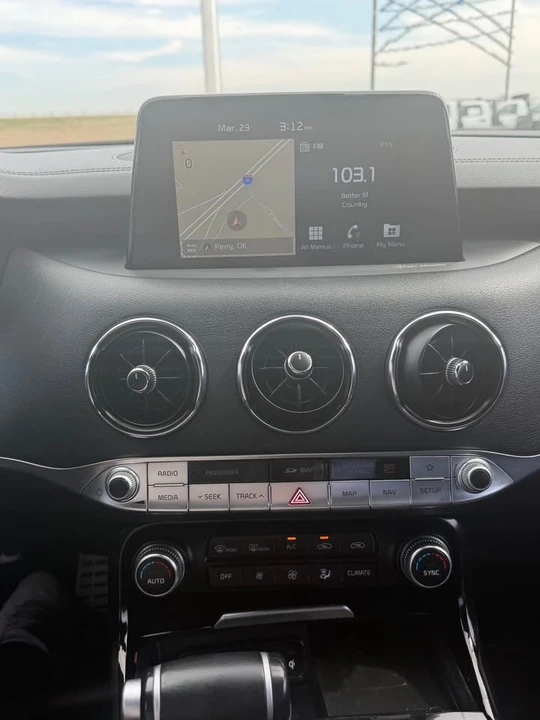 2021 Kia Stinger - Image 9 of 11