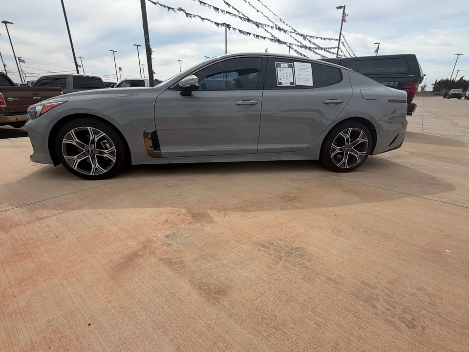 2021 Kia Stinger - Image 2 of 11