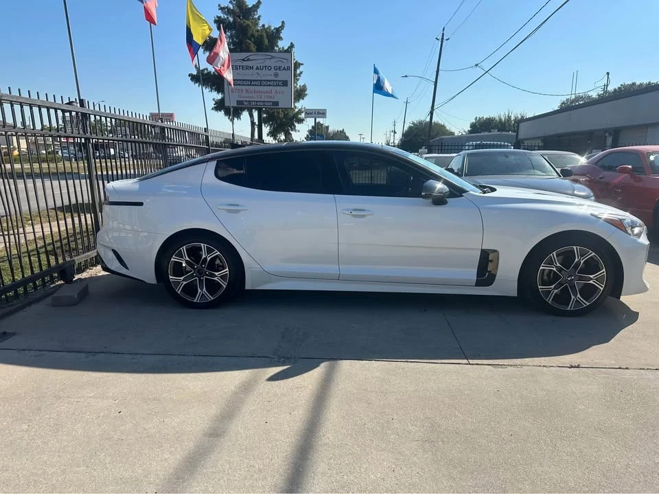 2021 Kia Stinger - Image 13 of 16