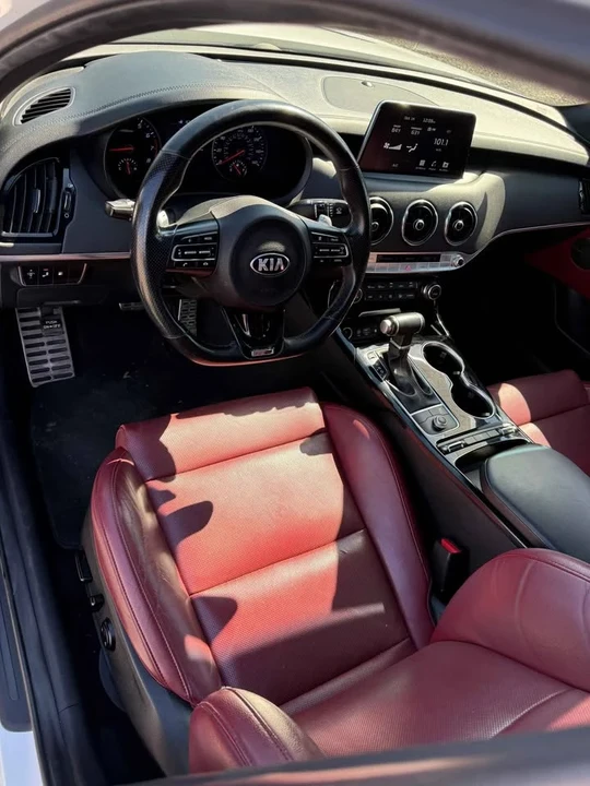 2021 Kia Stinger - Image 2 of 10