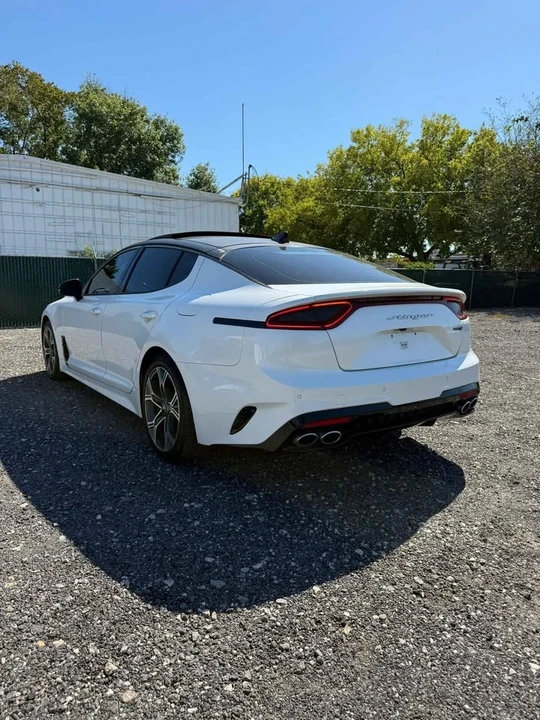 2021 Kia Stinger - Image 3 of 10