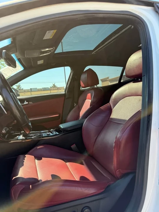 2021 Kia Stinger - Image 8 of 12