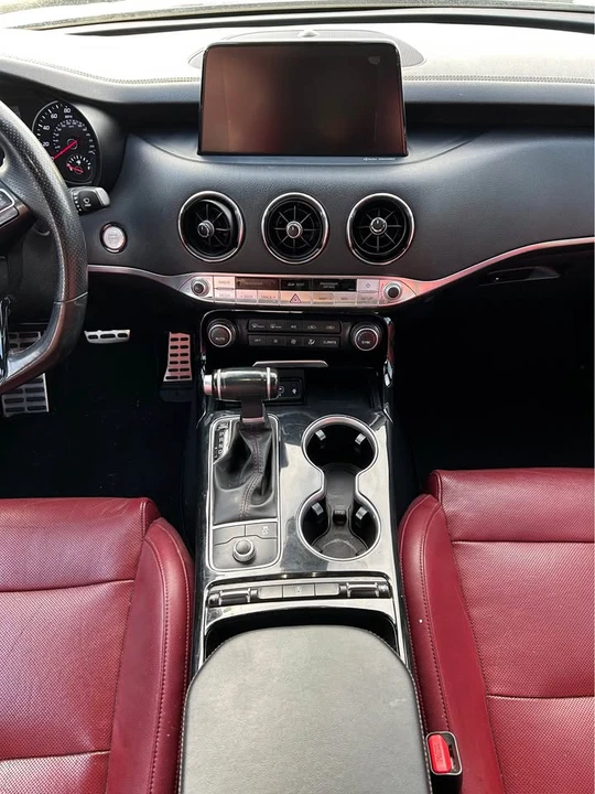 2021 Kia Stinger - Image 9 of 14