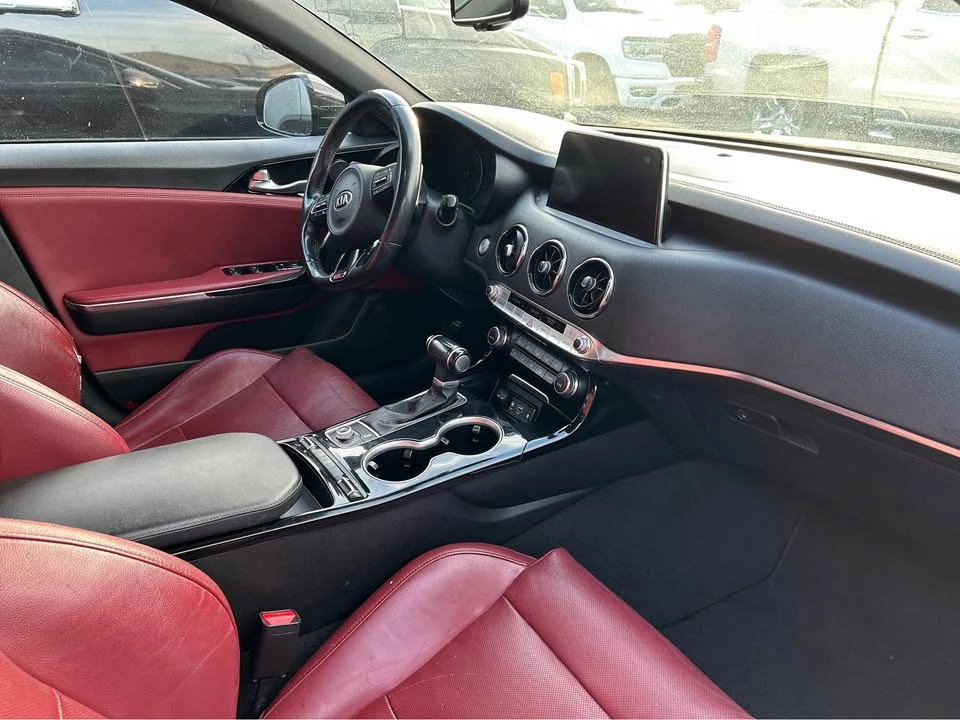 2021 Kia Stinger - Image 11 of 14