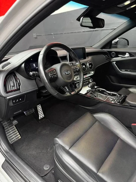 2021 Kia Stinger - Image 8 of 10
