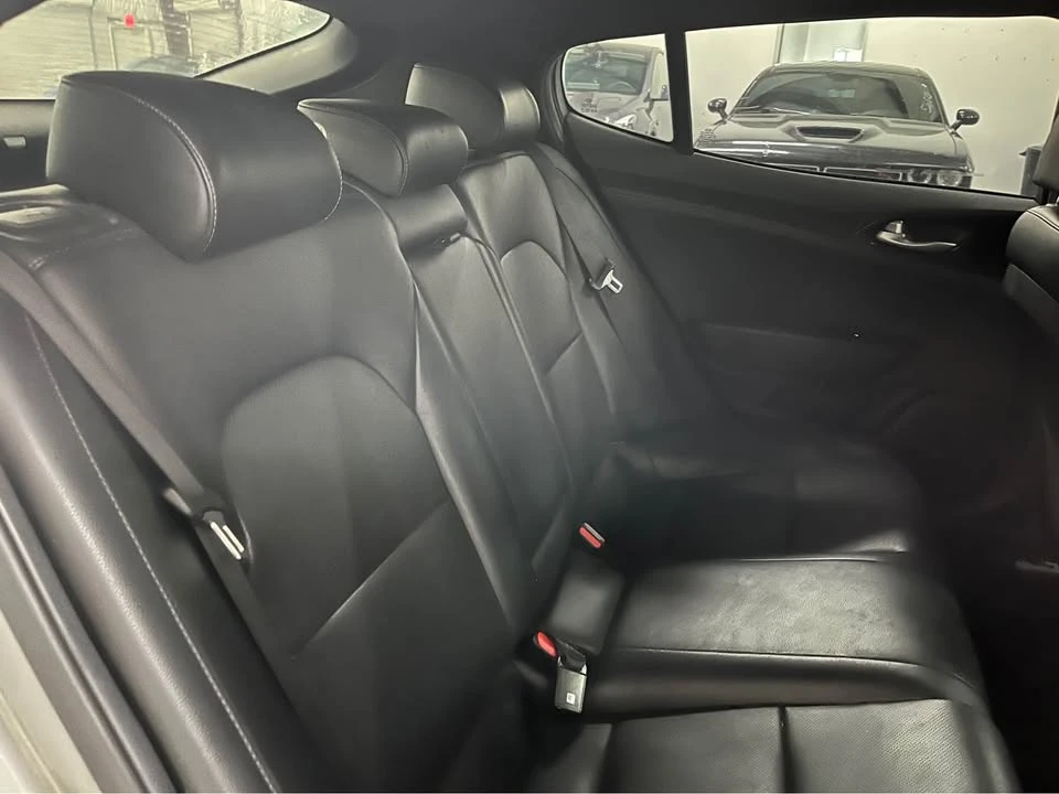 2021 Kia Stinger - Image 12 of 17