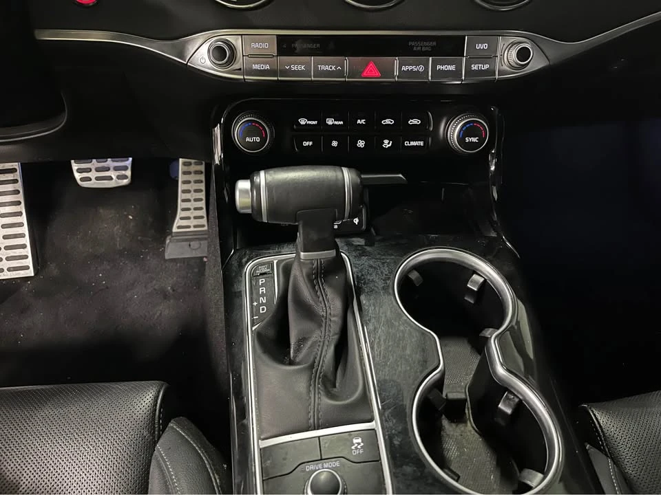 2021 Kia Stinger - Image 9 of 17