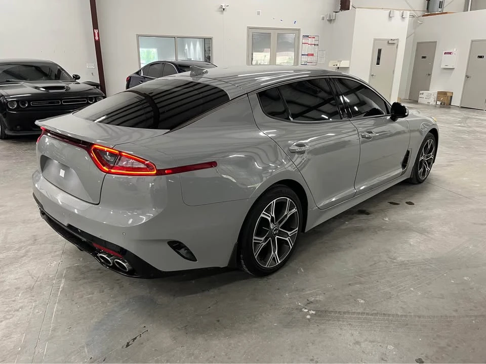 2021 Kia Stinger - Image 16 of 17
