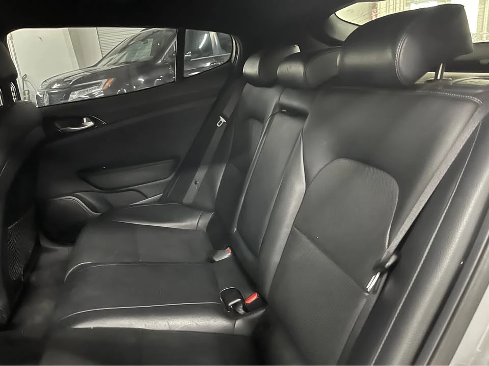 2021 Kia Stinger - Image 13 of 17