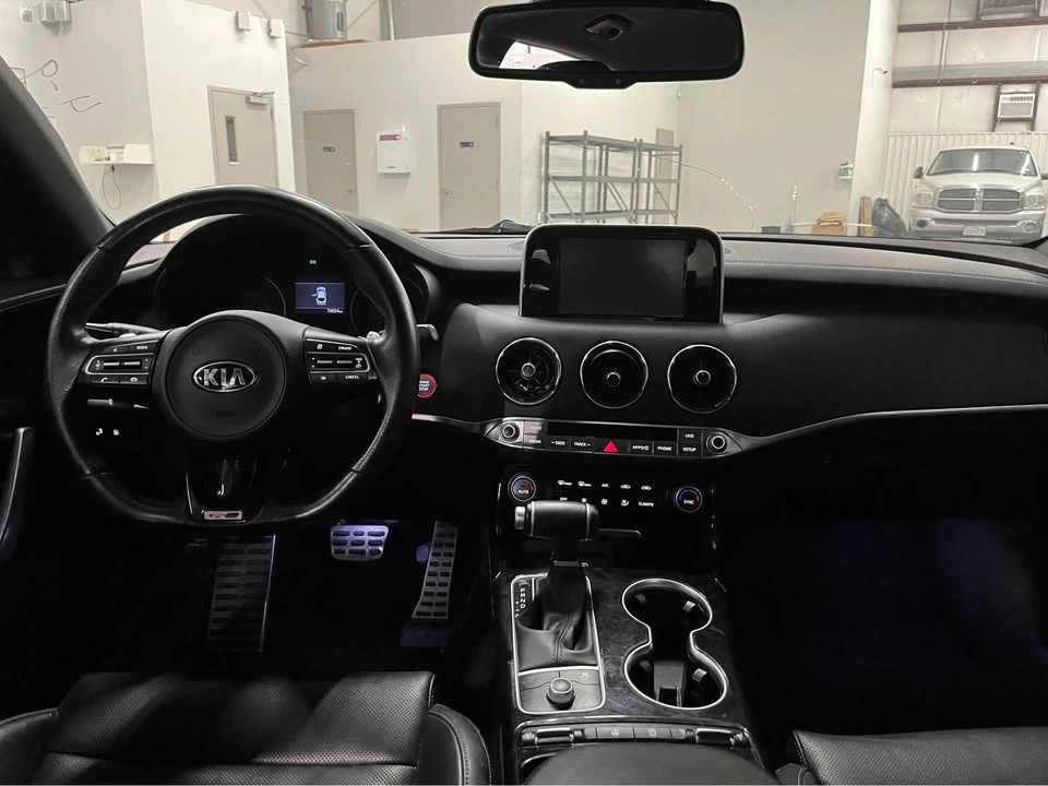 2021 Kia Stinger - Image 10 of 17