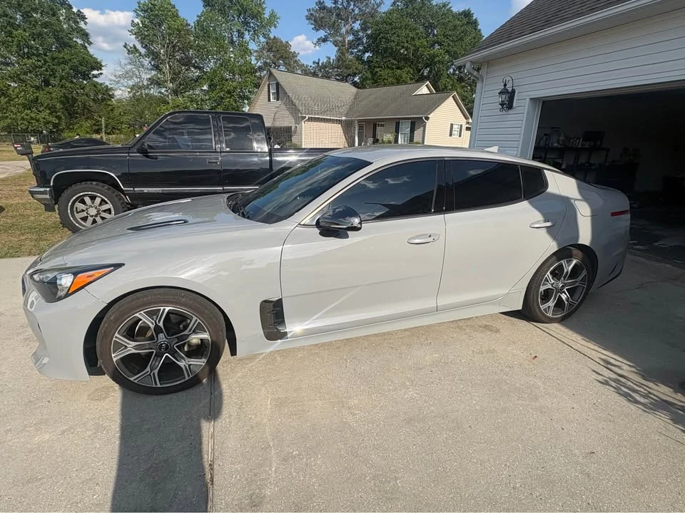 2021 Kia Stinger - Image 2 of 9