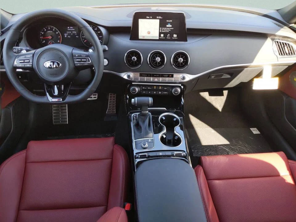 2021 Kia Stinger - Image 10 of 18