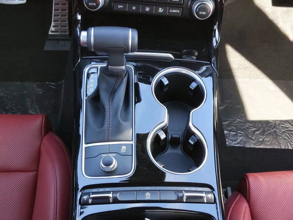 2021 Kia Stinger - Image 13 of 18