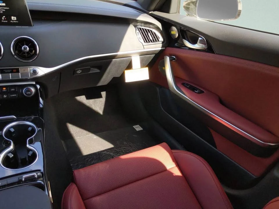 2021 Kia Stinger - Image 12 of 18