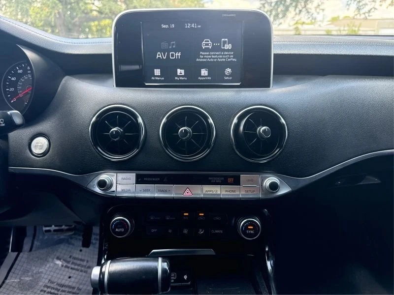 2021 Kia Stinger - Image 16 of 20