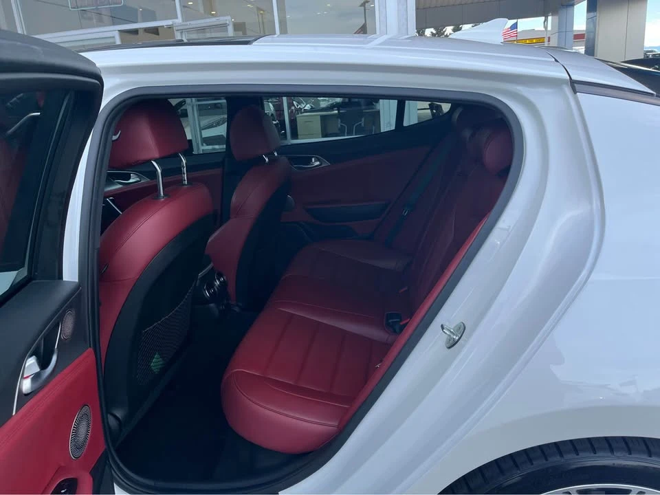 2021 Kia Stinger GT - Image 9 of 11