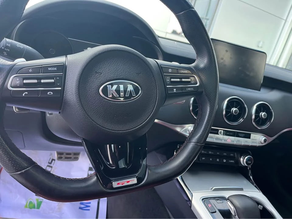 2021 Kia Stinger GT - Image 8 of 11