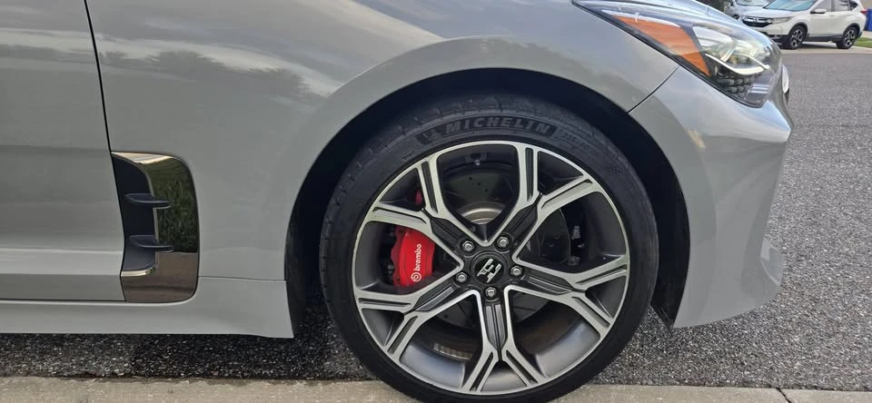 2021 Kia Stinger GT - Image 10 of 17