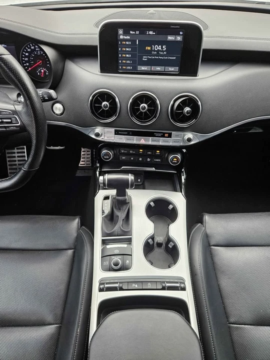 2021 Kia Stinger GT - Image 17 of 20