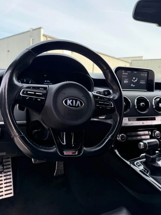 2021 Kia Stinger GT - Image 11 of 15