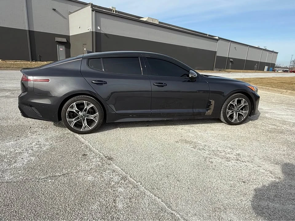 2021 Kia Stinger GT - Image 9 of 15