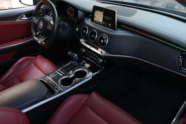 2021 Kia Stinger GT - Image 12 of 17