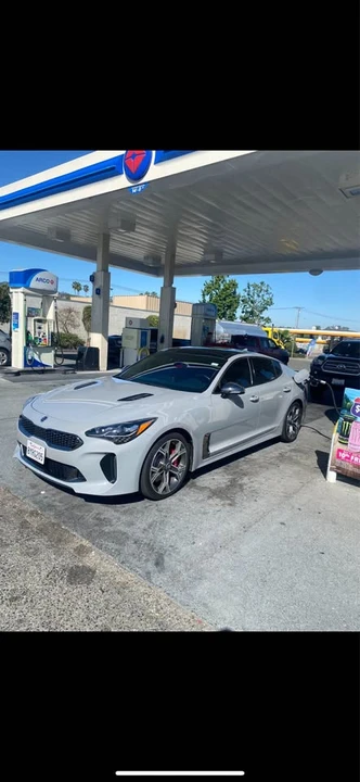 2021 Kia Stinger GT - Image 2 of 4