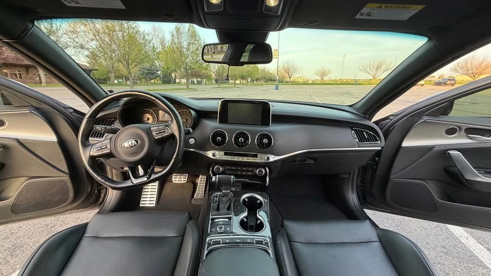 2021 Kia Stinger GT - Image 14 of 17