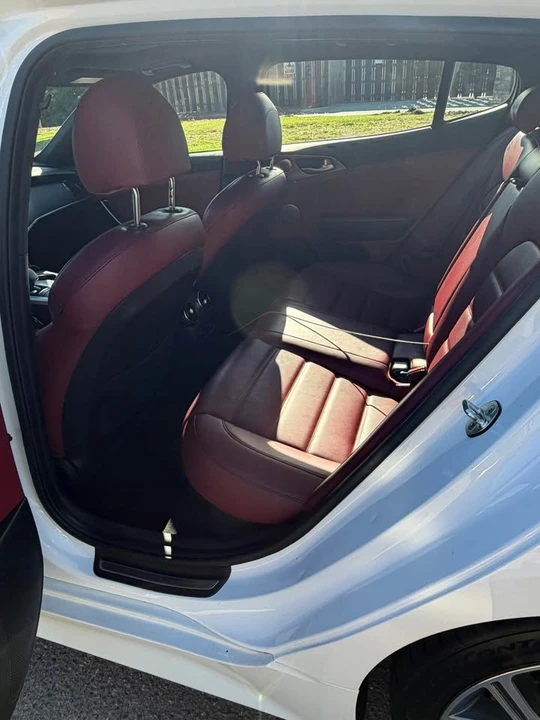 2021 Kia Stinger GT - Image 9 of 14